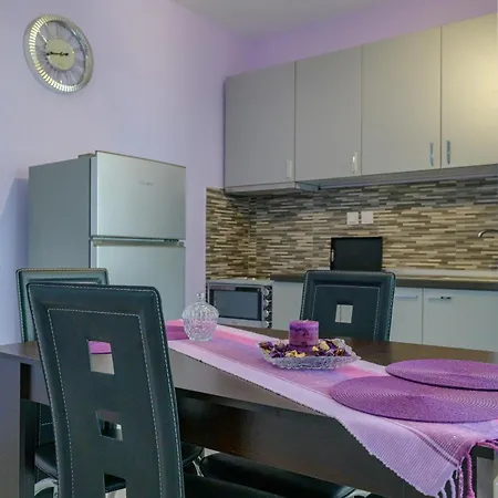 Michael's Apartment's * Nea Roda