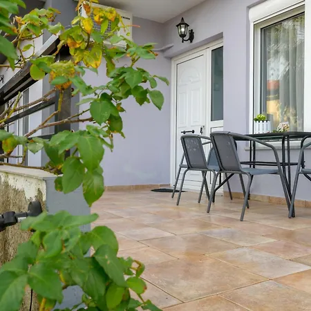 Michael's Apartment's * Nea Roda