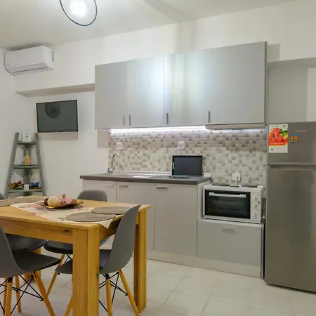 Michael's Apartment's *