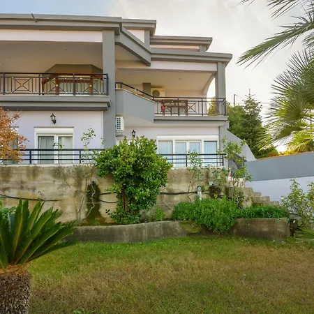 Michael's Apartment's *