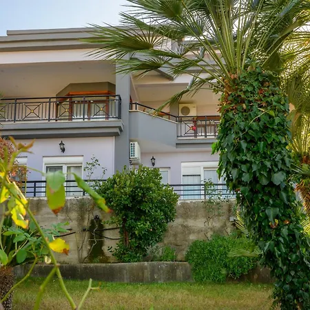 Michael's Apartment's Nea Roda