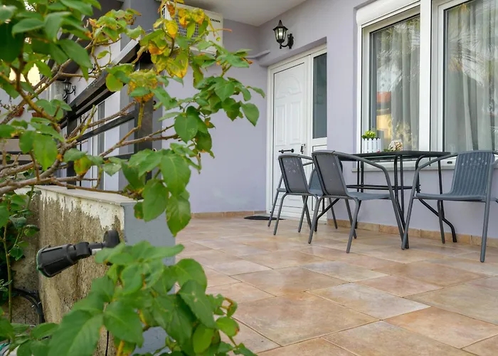 Michael's Apartment's * Nea Roda