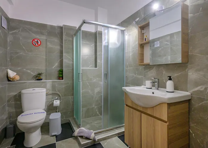 Michael's Apartment's Nea Roda