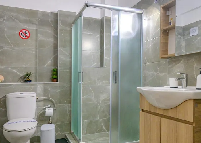 Michael's Apartment's Nea Roda